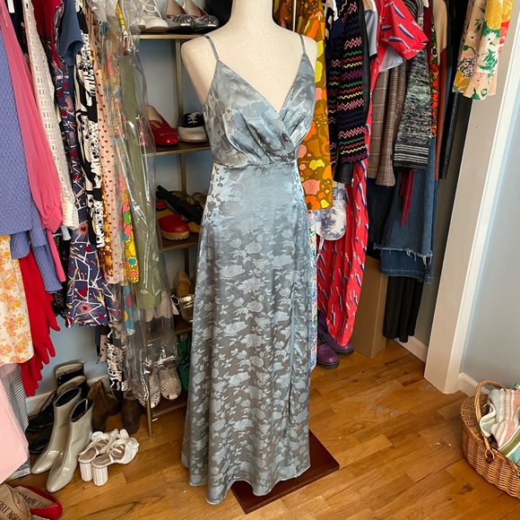 Lulu’s Dusty Floral Maxi Dress - Size Small - Picture 2 of 10